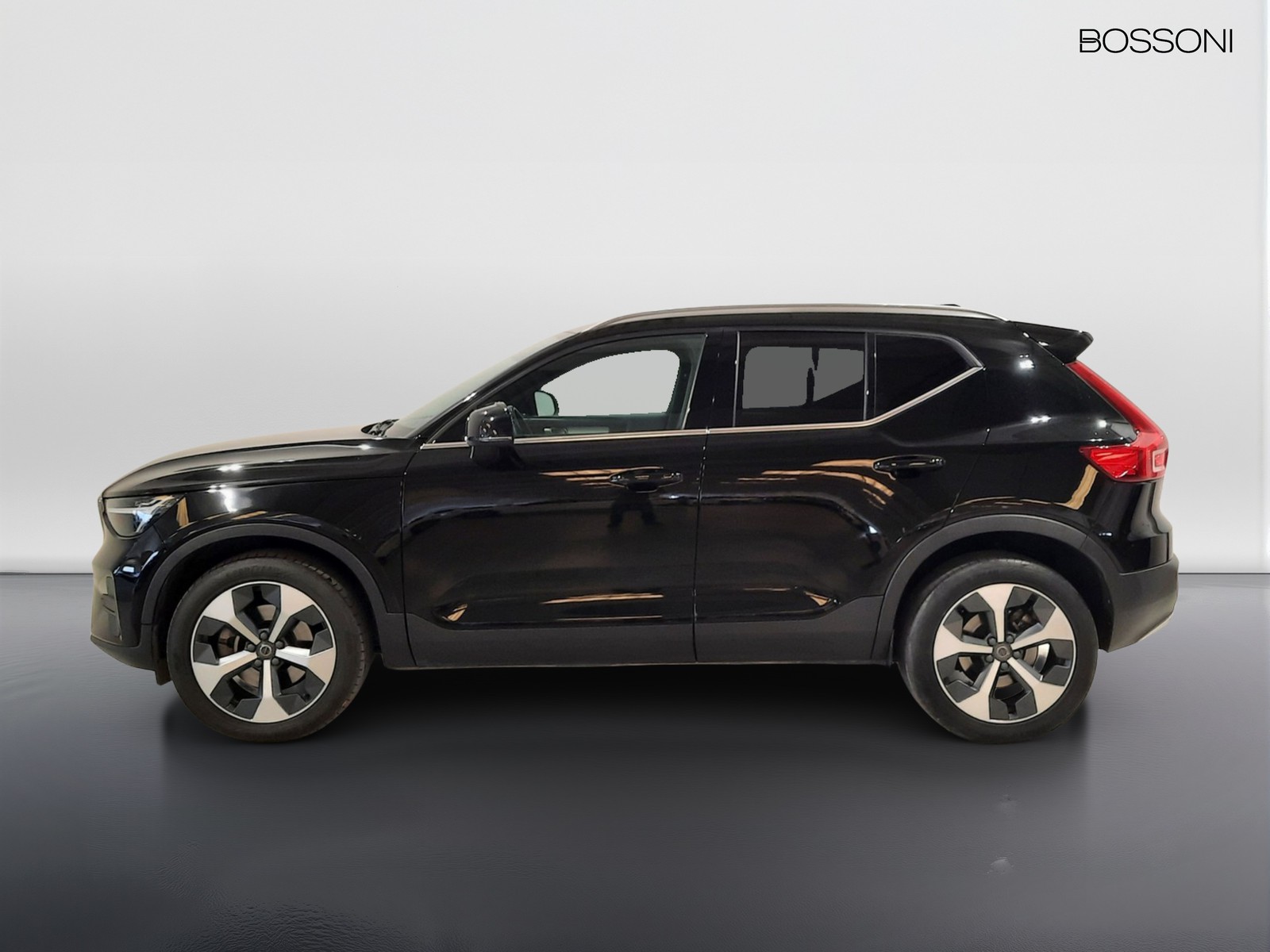 3 - Volvo XC40 2.0 b3 plus bright automatico