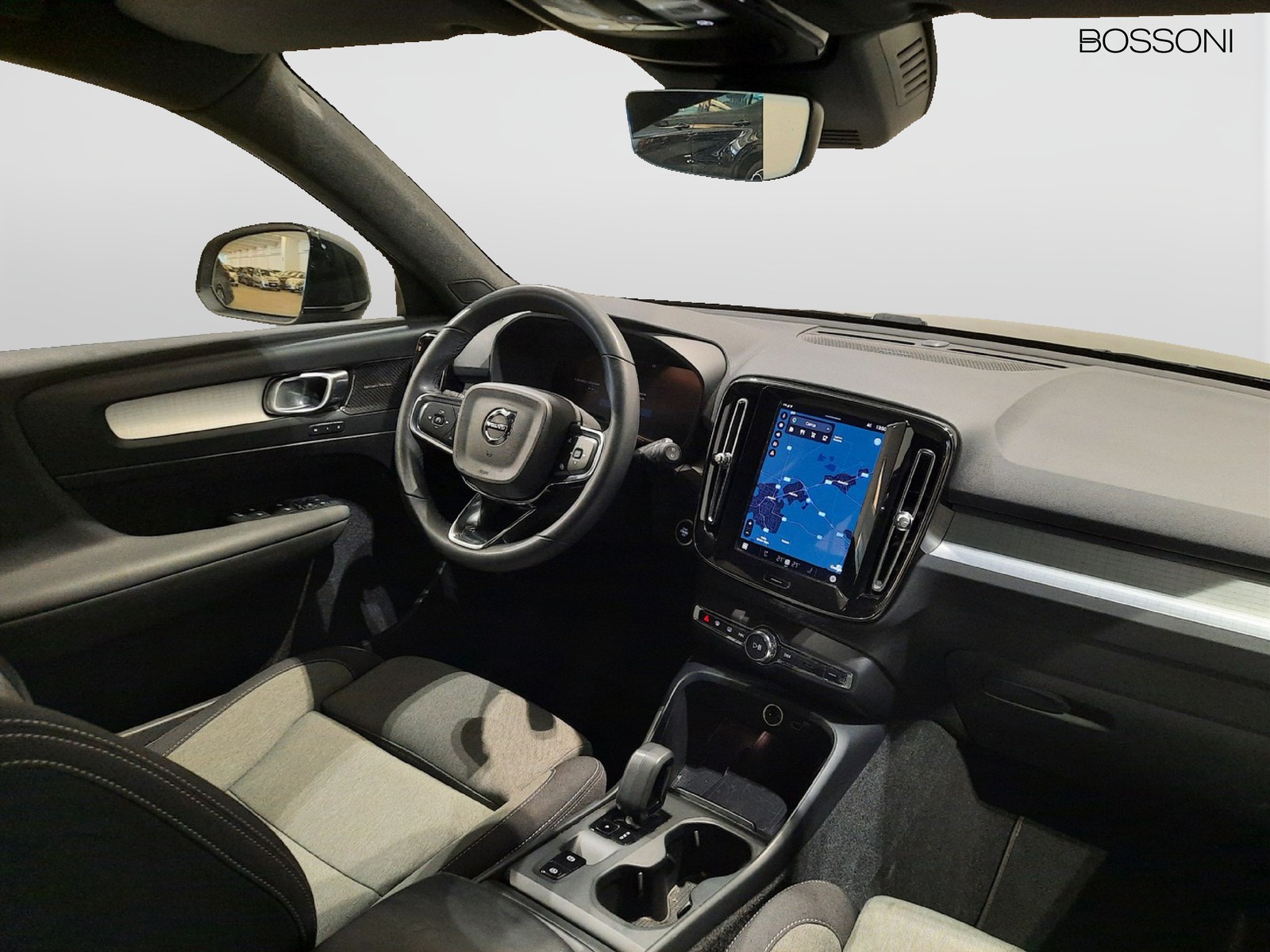 5 - Volvo XC40 2.0 b3 plus bright automatico