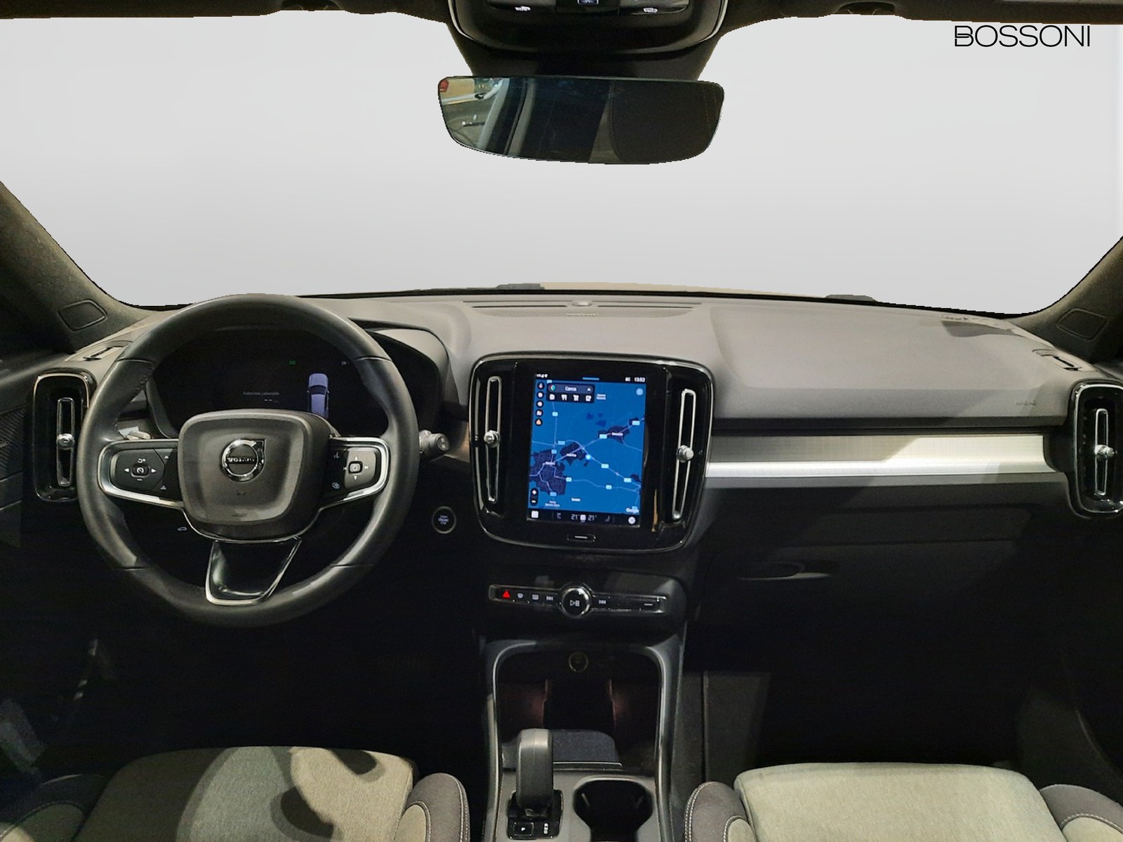 6 - Volvo XC40 2.0 b3 plus bright automatico