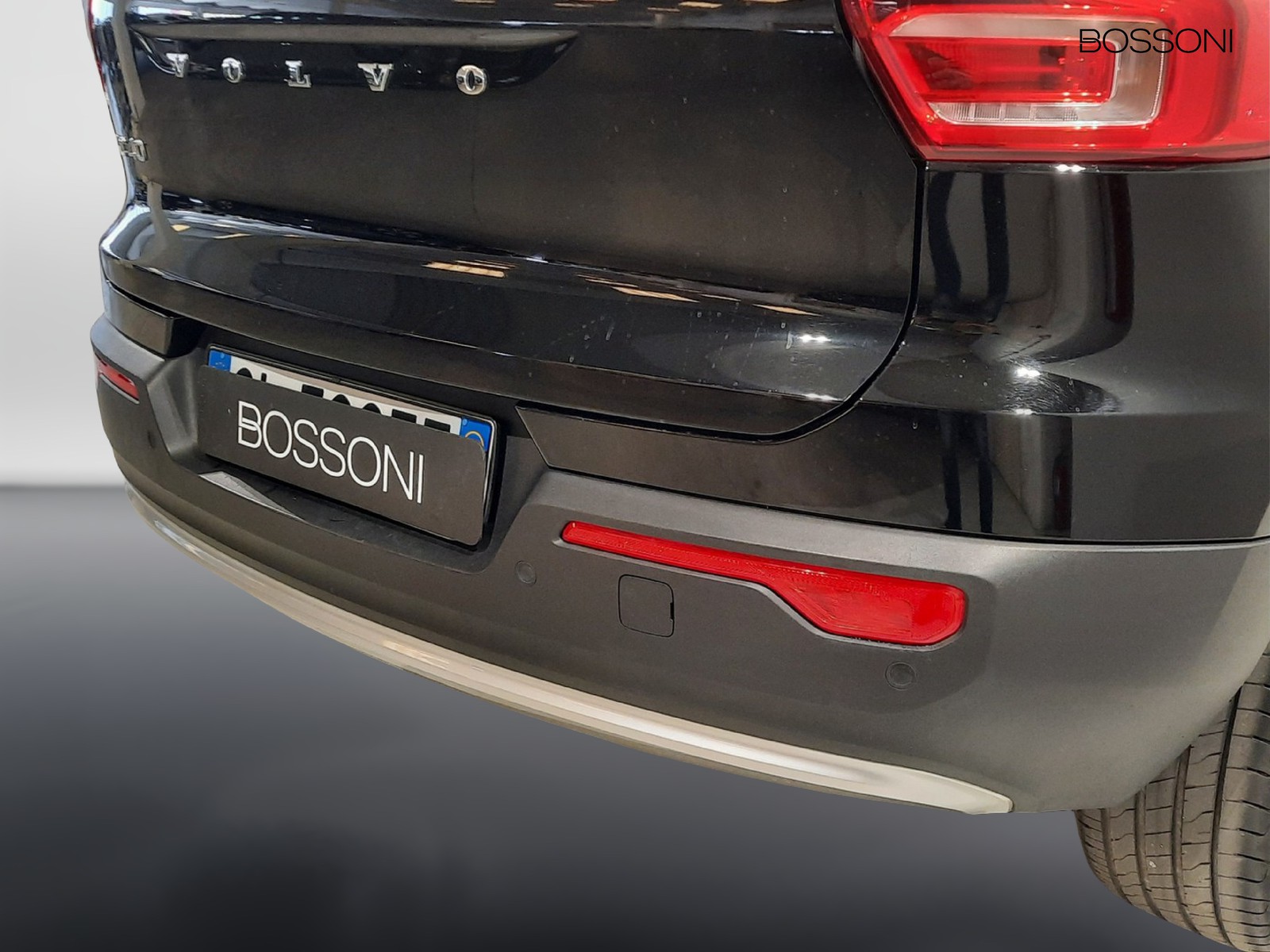 23 - Volvo XC40 2.0 b3 plus bright automatico