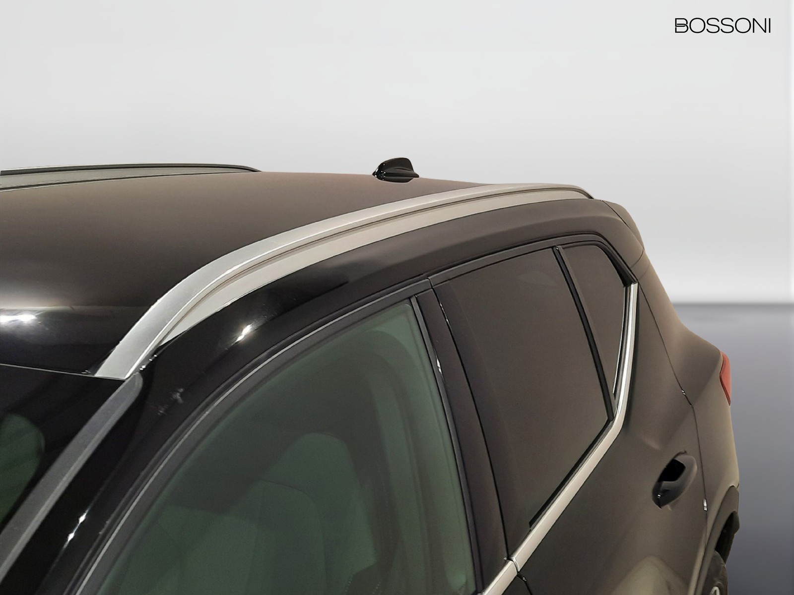 30 - Volvo XC40 2.0 b3 plus bright automatico