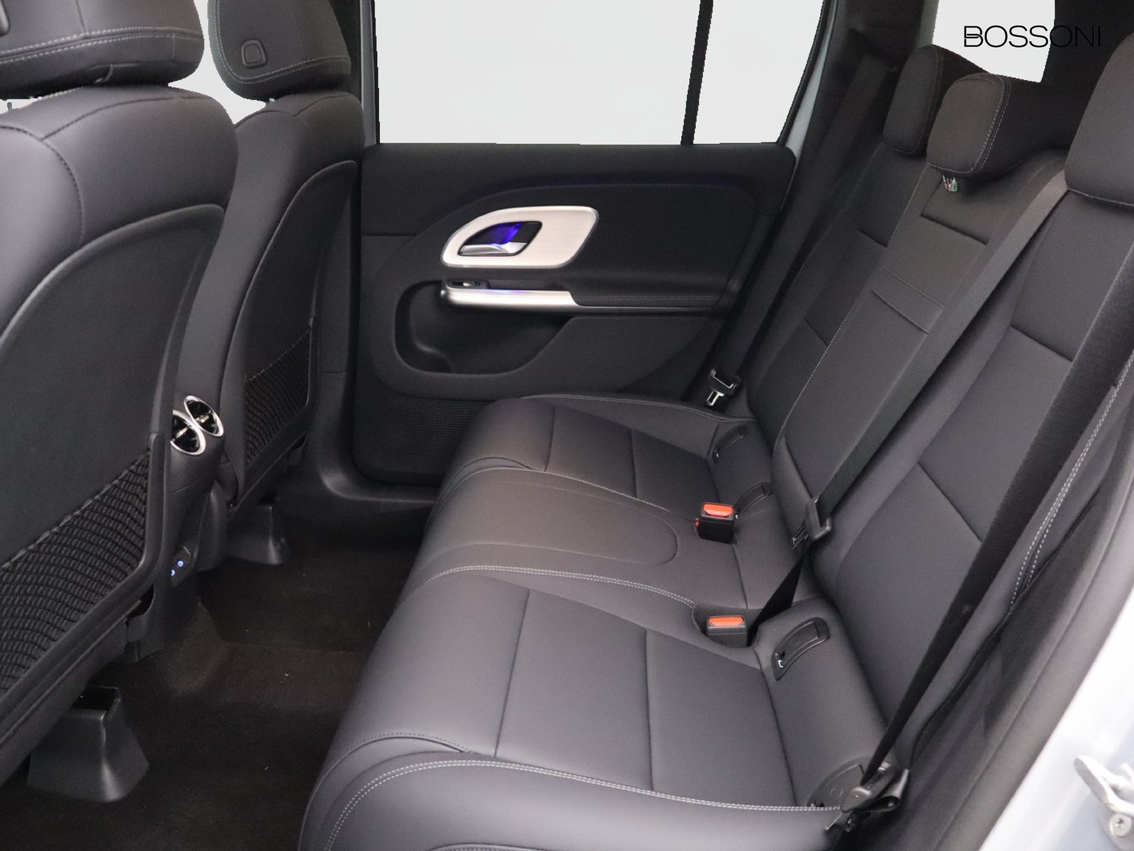 8 - Mercedes GLB 200 advanced plus 4matic 8g-edct