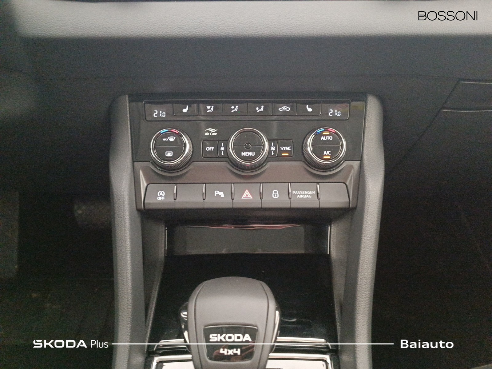 11 - Skoda Karoq 2.0 tdi evo scr 150cv executive 4x4 dsg