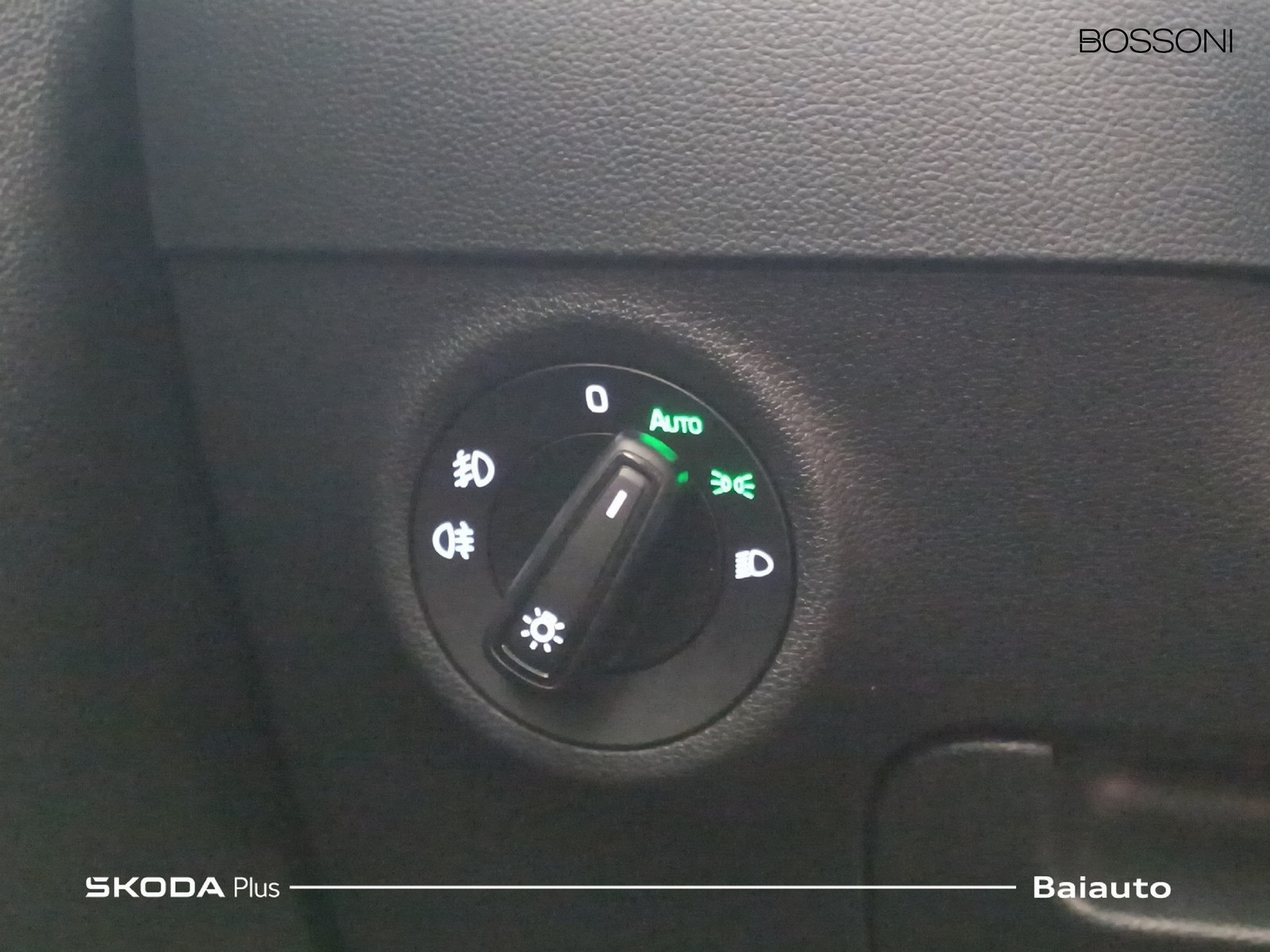 18 - Skoda Karoq 2.0 tdi evo scr 150cv executive 4x4 dsg
