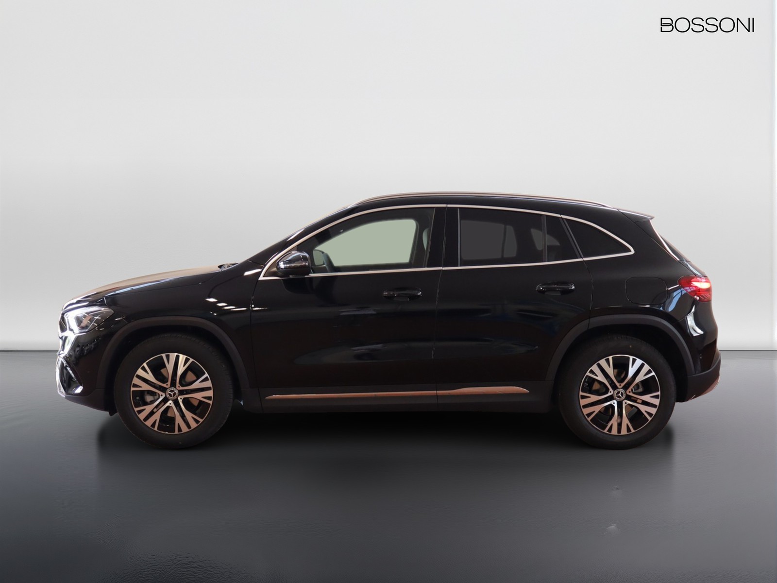 3 - Mercedes GLA 200 d progressive extra 8g-dct