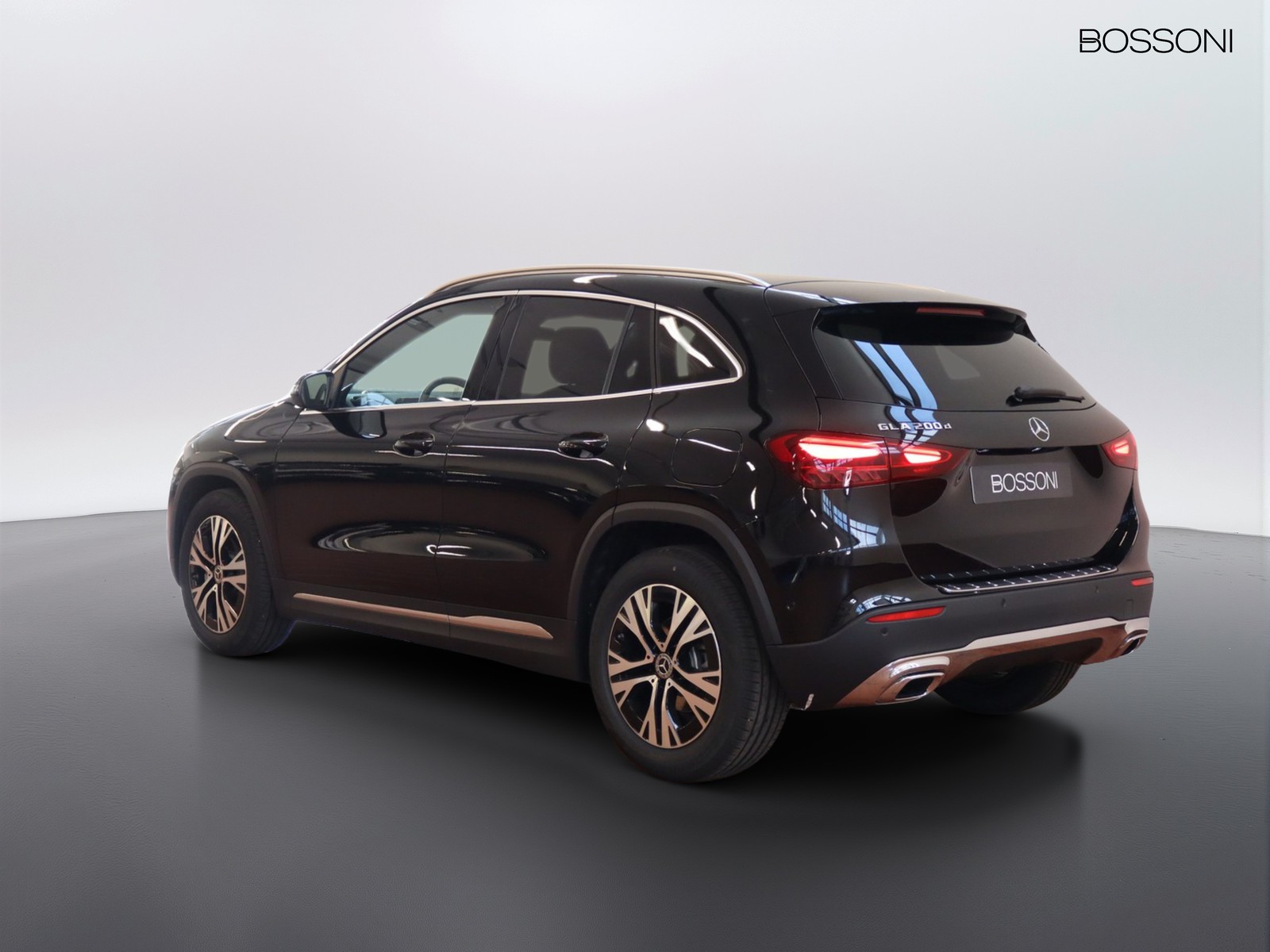 5 - Mercedes GLA 200 d progressive extra 8g-dct