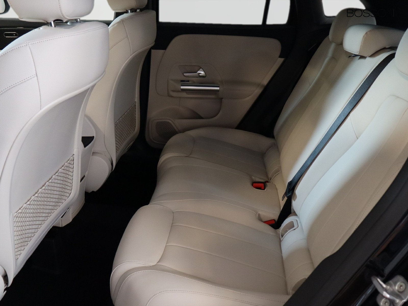 8 - Mercedes GLA 200 d progressive extra 8g-dct