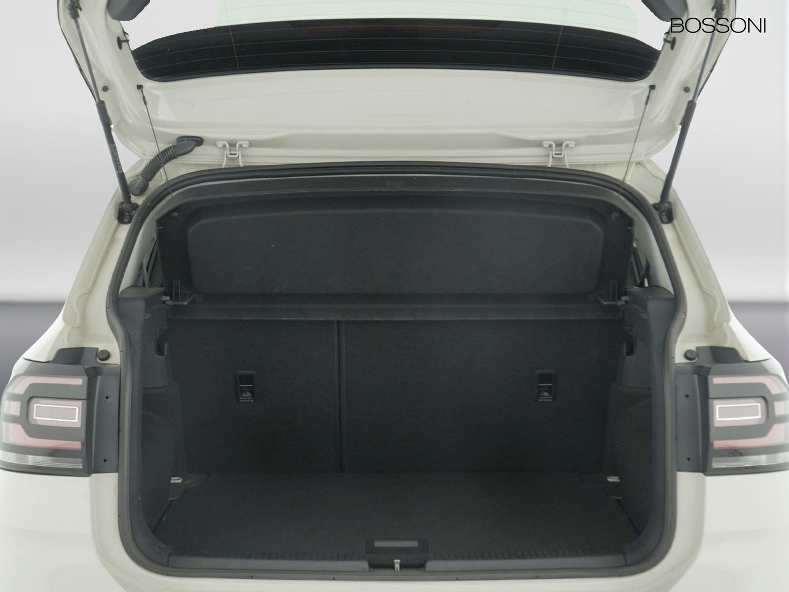 10 - Volkswagen T-Cross 1.0 tsi 95cv style