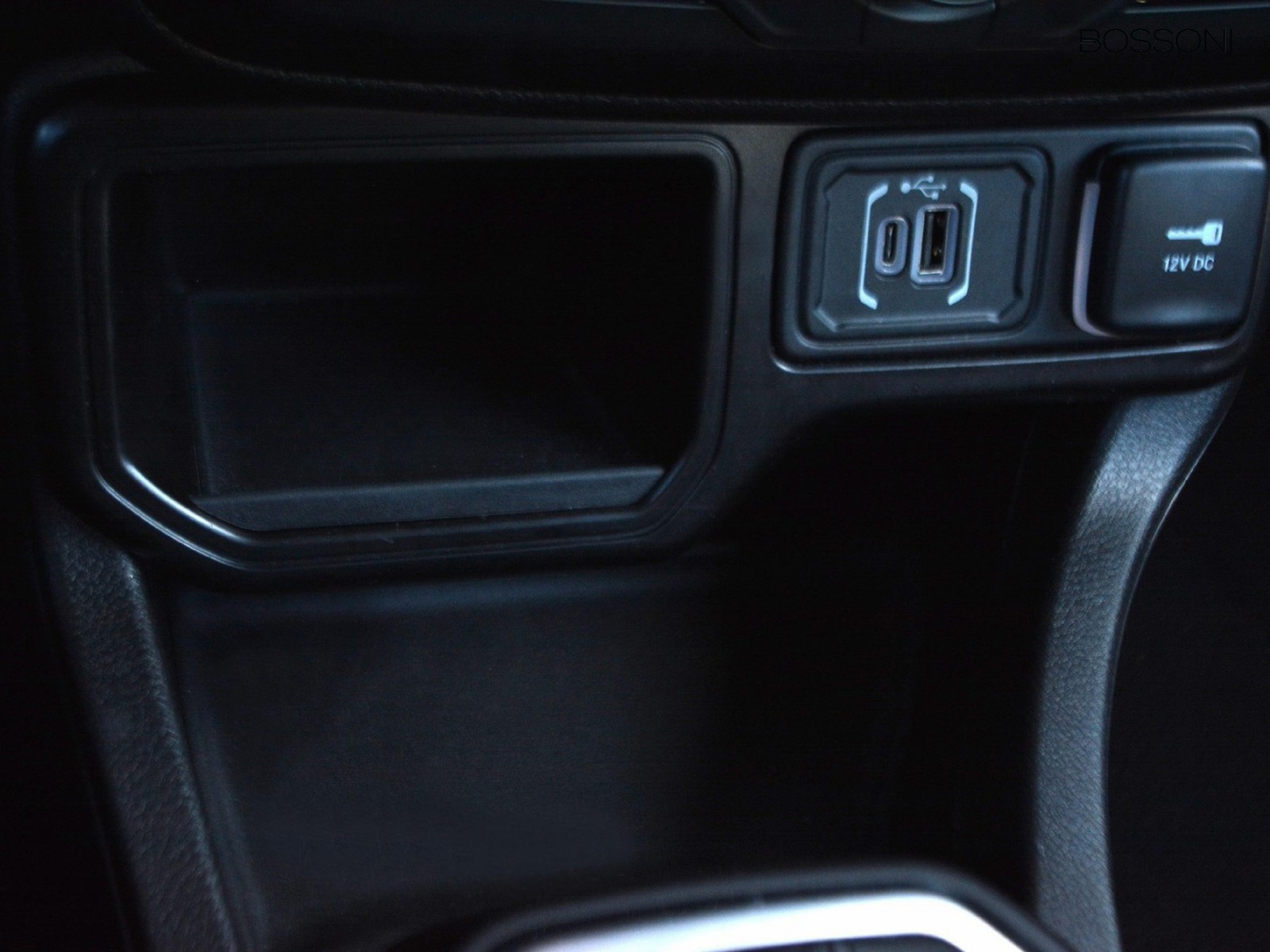 17 - Jeep Renegade 1.5 turbo t4 mhev summit 2wd