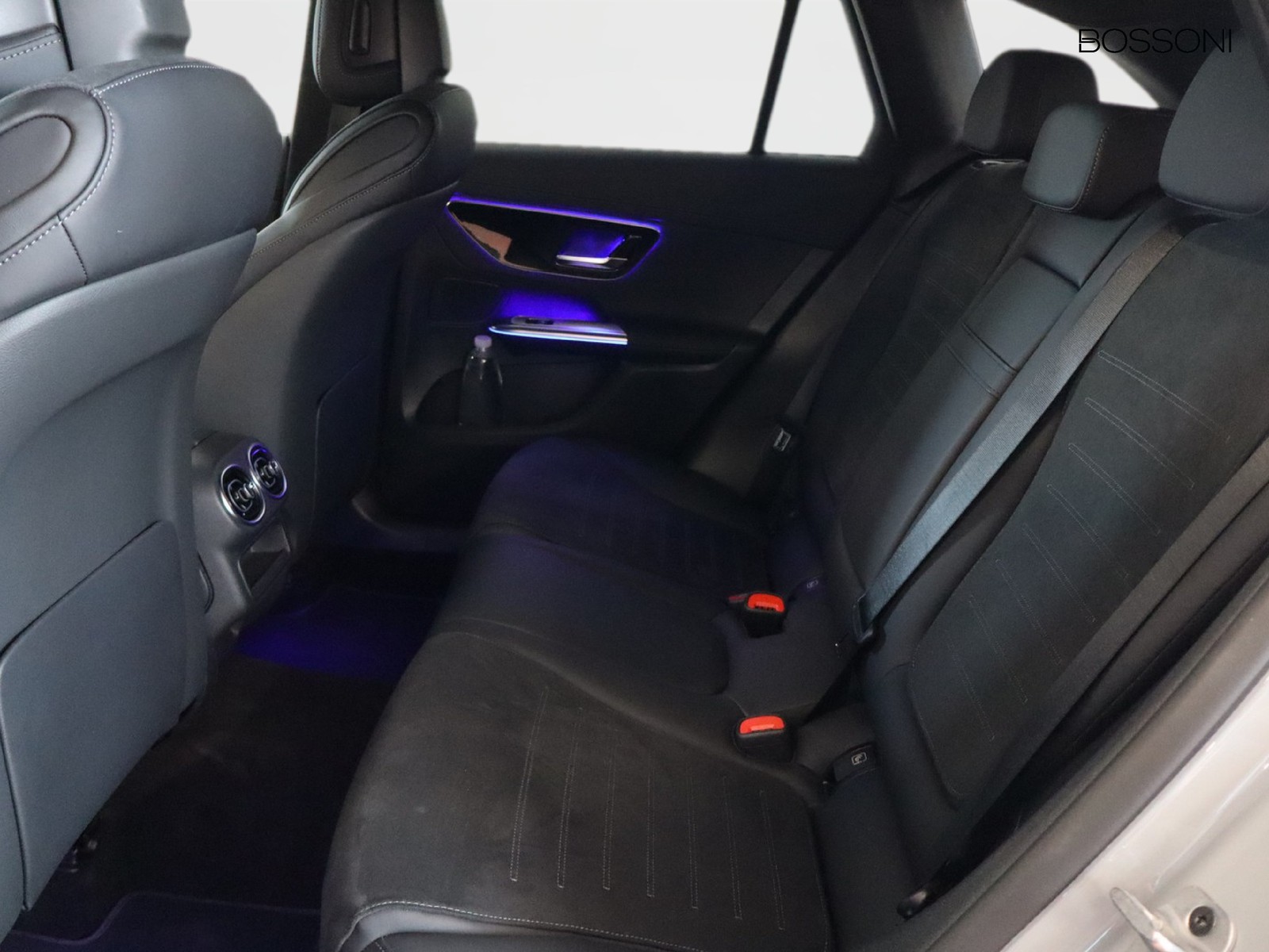 8 - Mercedes GLC suv 220 d amg line premium 4matic 9g-tronic