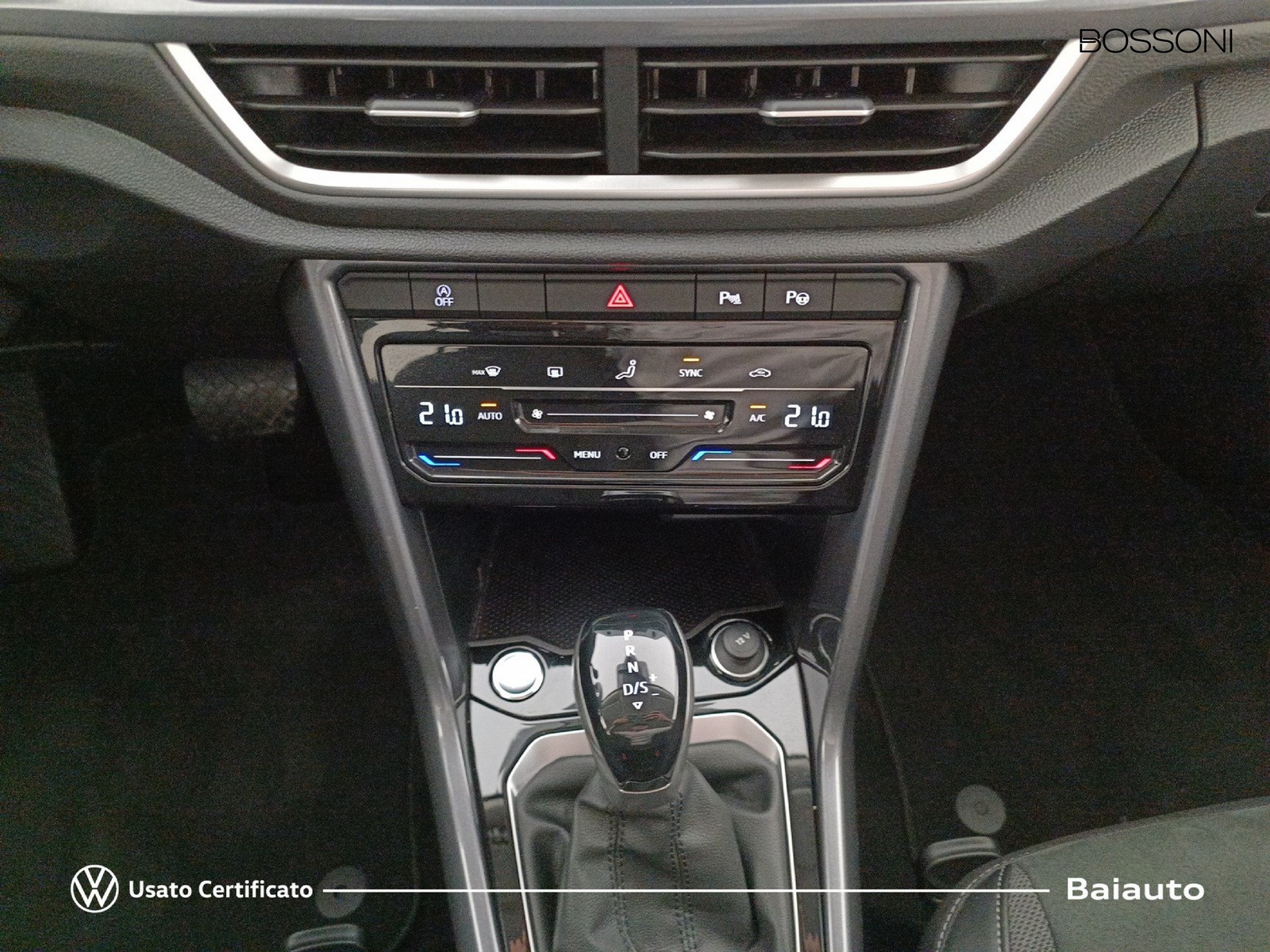 11 - Volkswagen T-Roc 1.5 tsi act style dsg