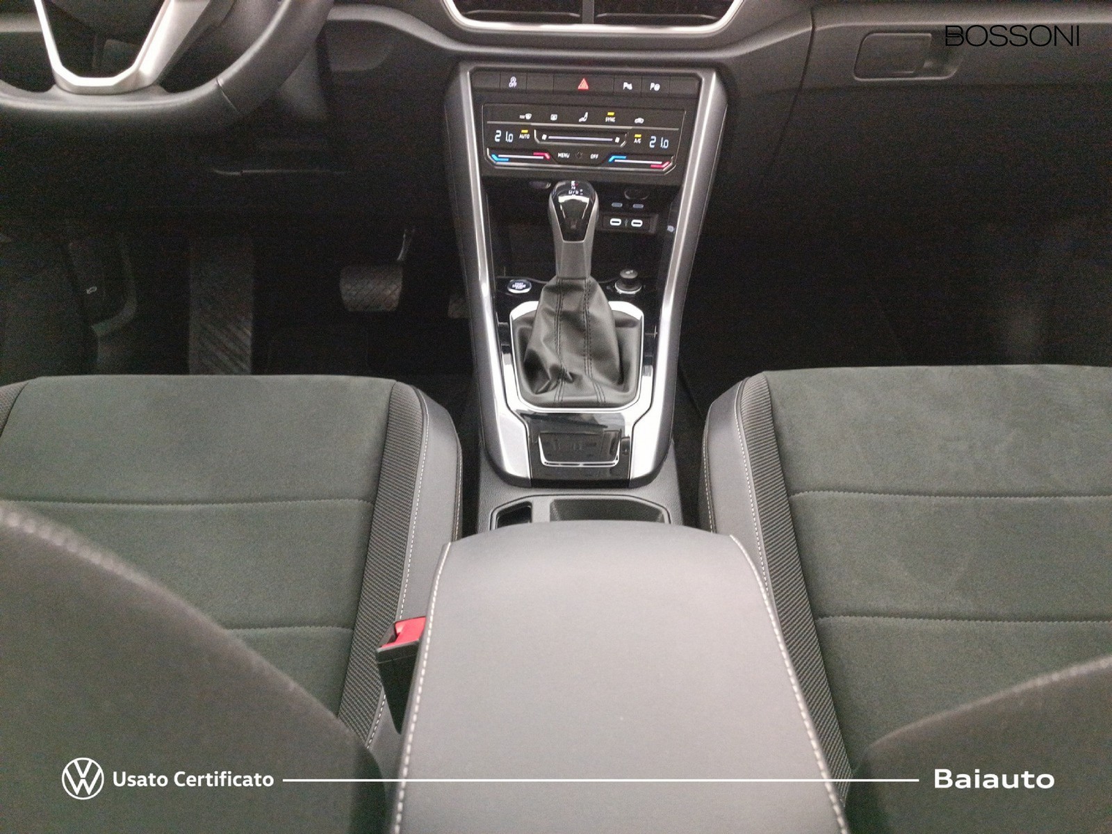 14 - Volkswagen T-Roc 1.5 tsi act style dsg