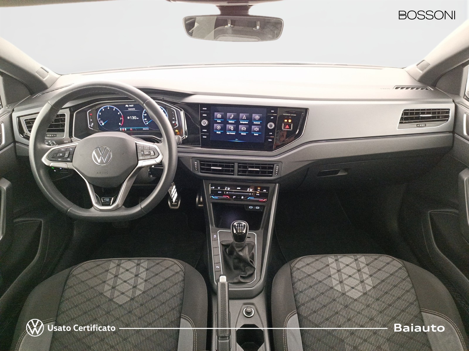 6 - Volkswagen Taigo 1.0 tsi 110cv r-line