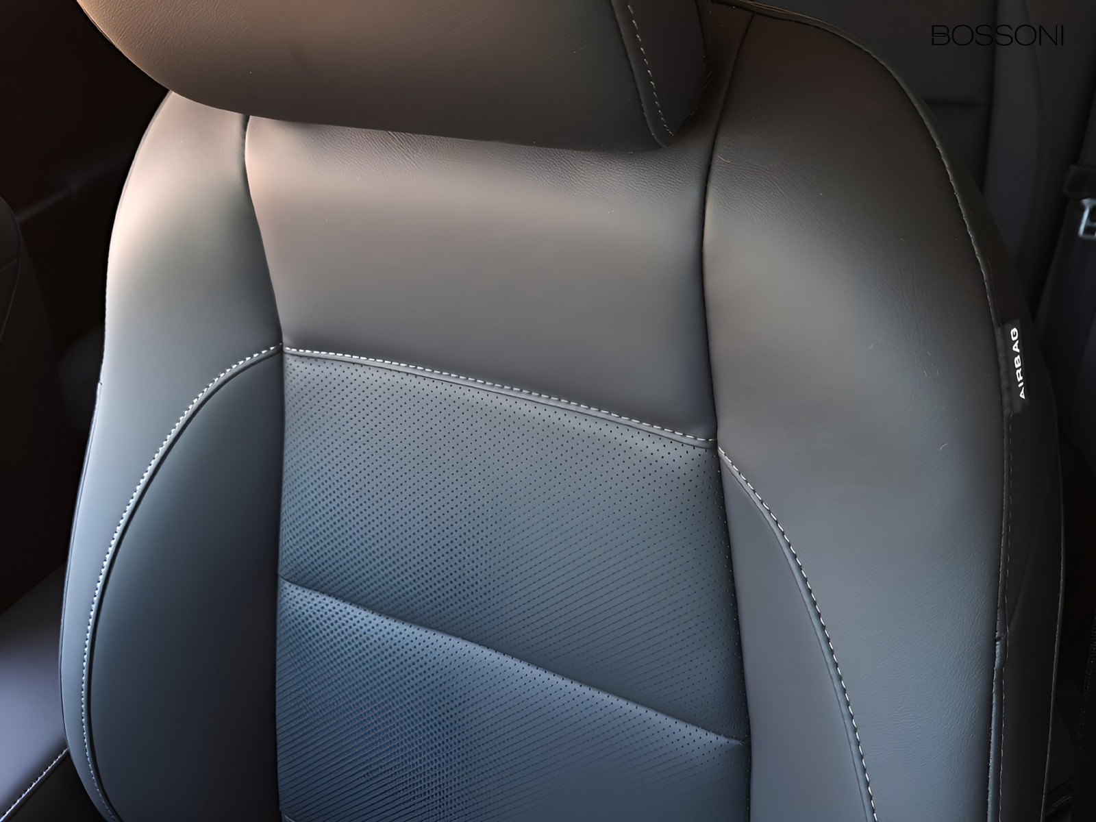 21 - Mg ZS 1.5 hybrid+ luxury auto