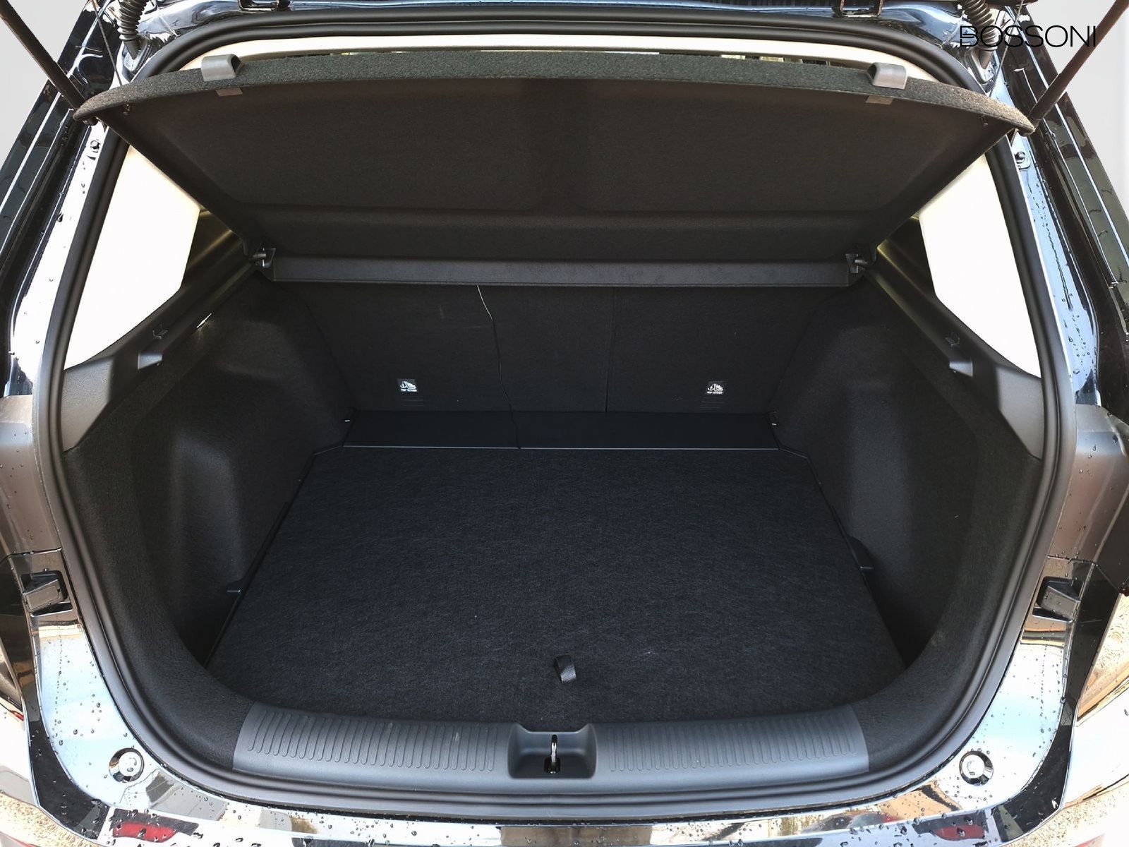 6 - Mg ZS 1.5 hybrid+ luxury auto