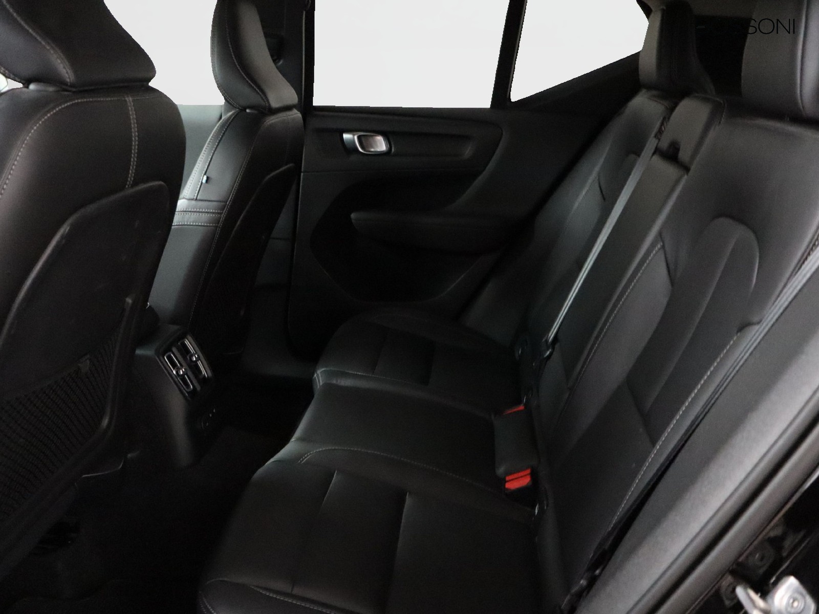 8 - Volvo XC40 1.5 t4 recharge plug-in-hybrid inscription geartronic my21