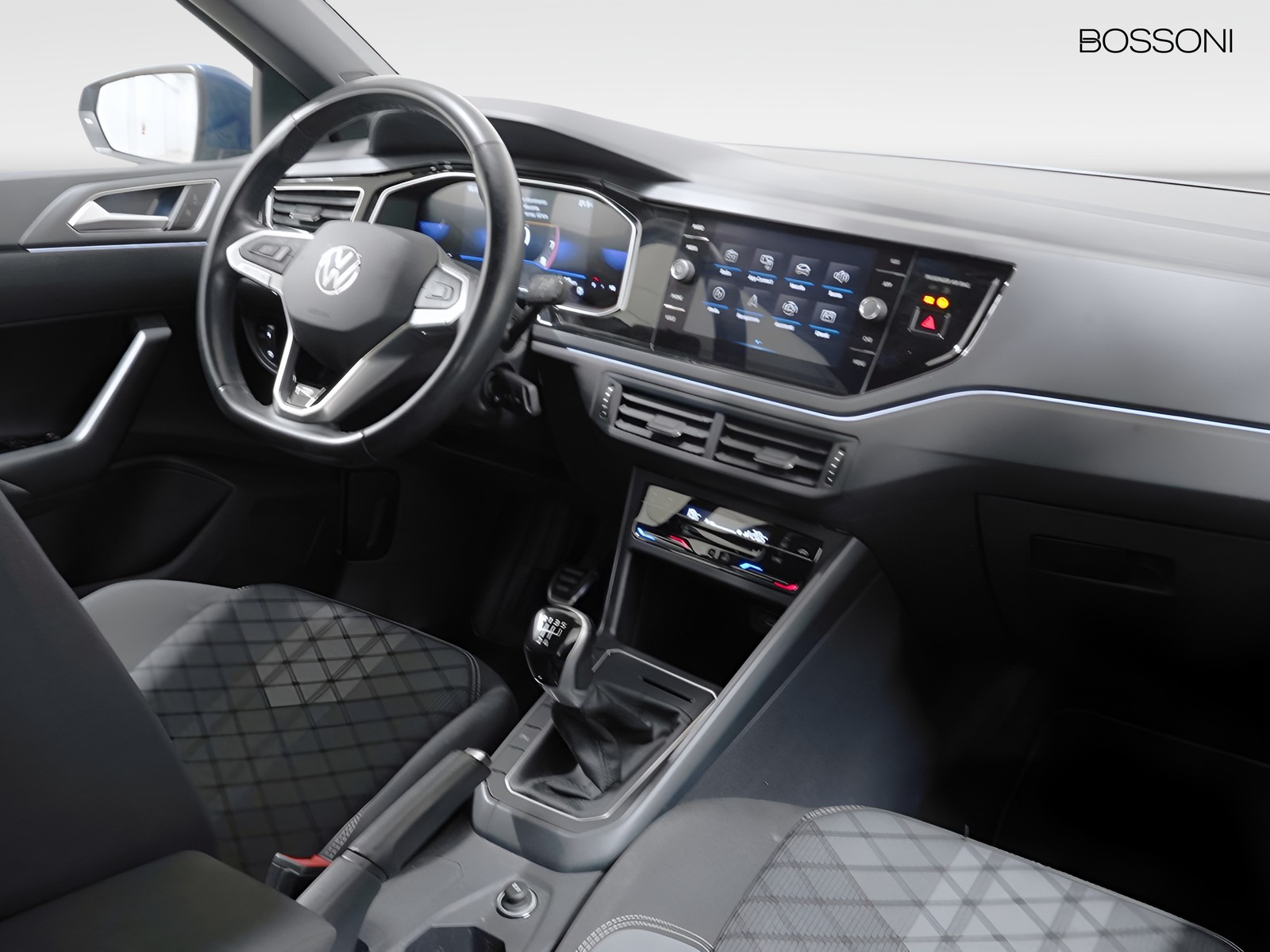 6 - Volkswagen Polo 1.0 tsi 95cv r line