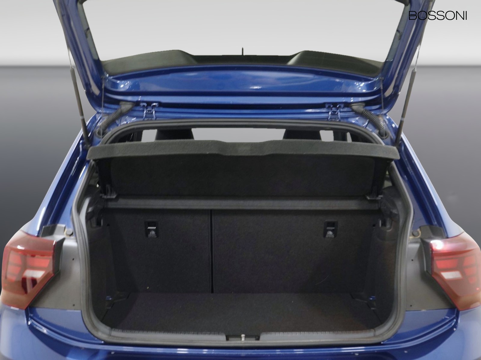 10 - Volkswagen Polo 1.0 tsi 95cv r line