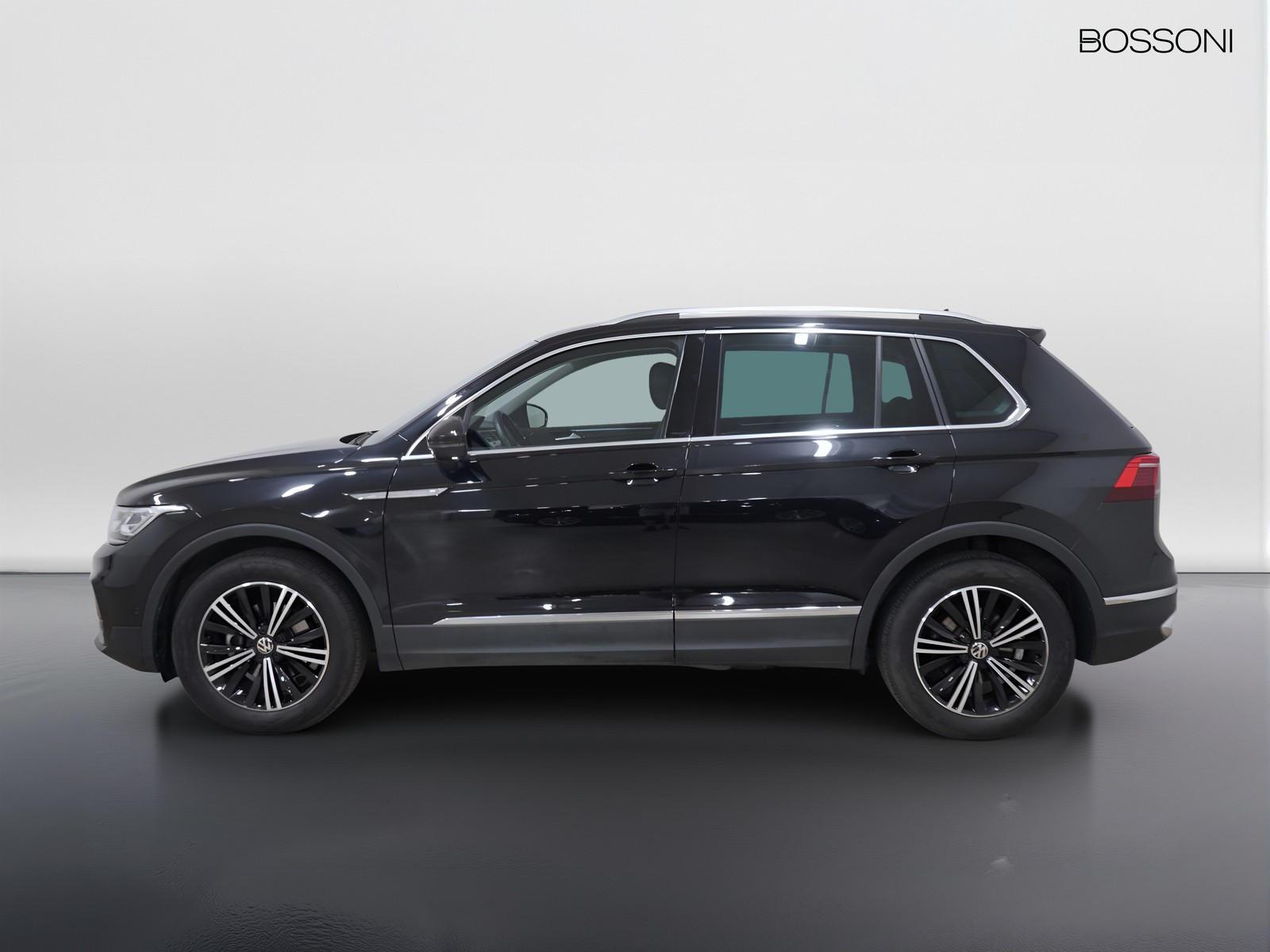 3 - Volkswagen Tiguan 2.0 tdi scr 150cv elegance dsg
