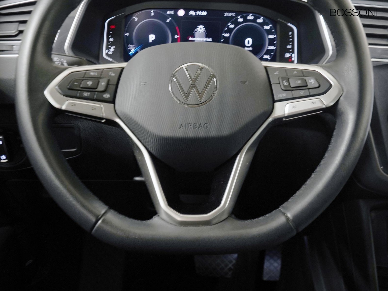 15 - Volkswagen Tiguan 2.0 tdi scr 150cv elegance dsg