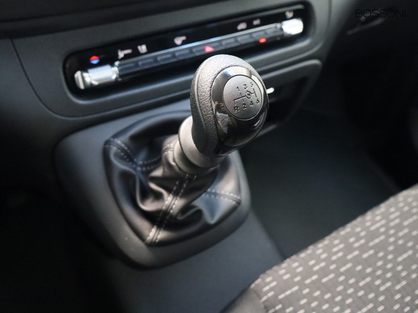 11 - Mercedes Vans Vito furgone 110 cdi long pro