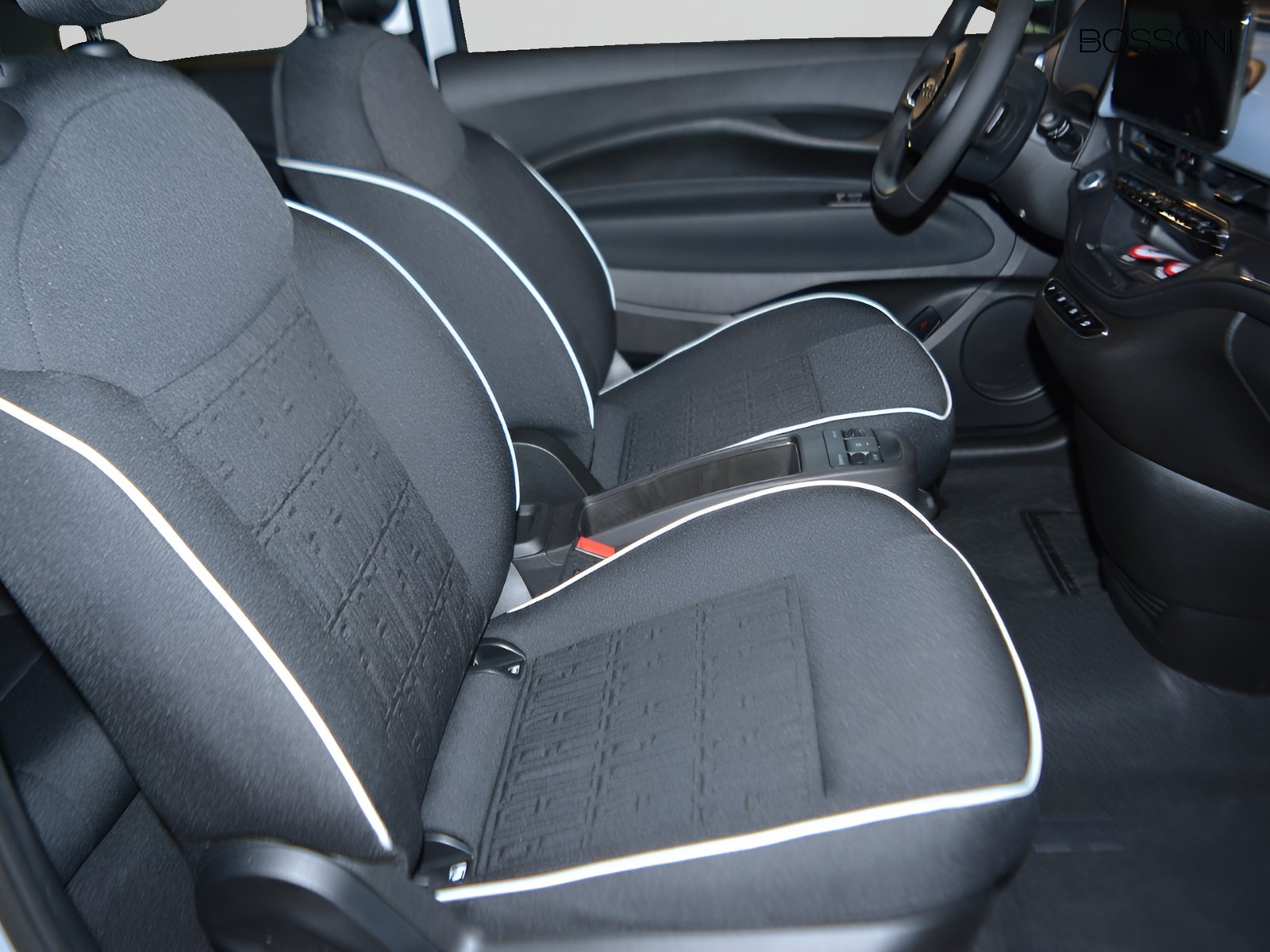 5 - Fiat 500 500e 42 kwh entry pack tech