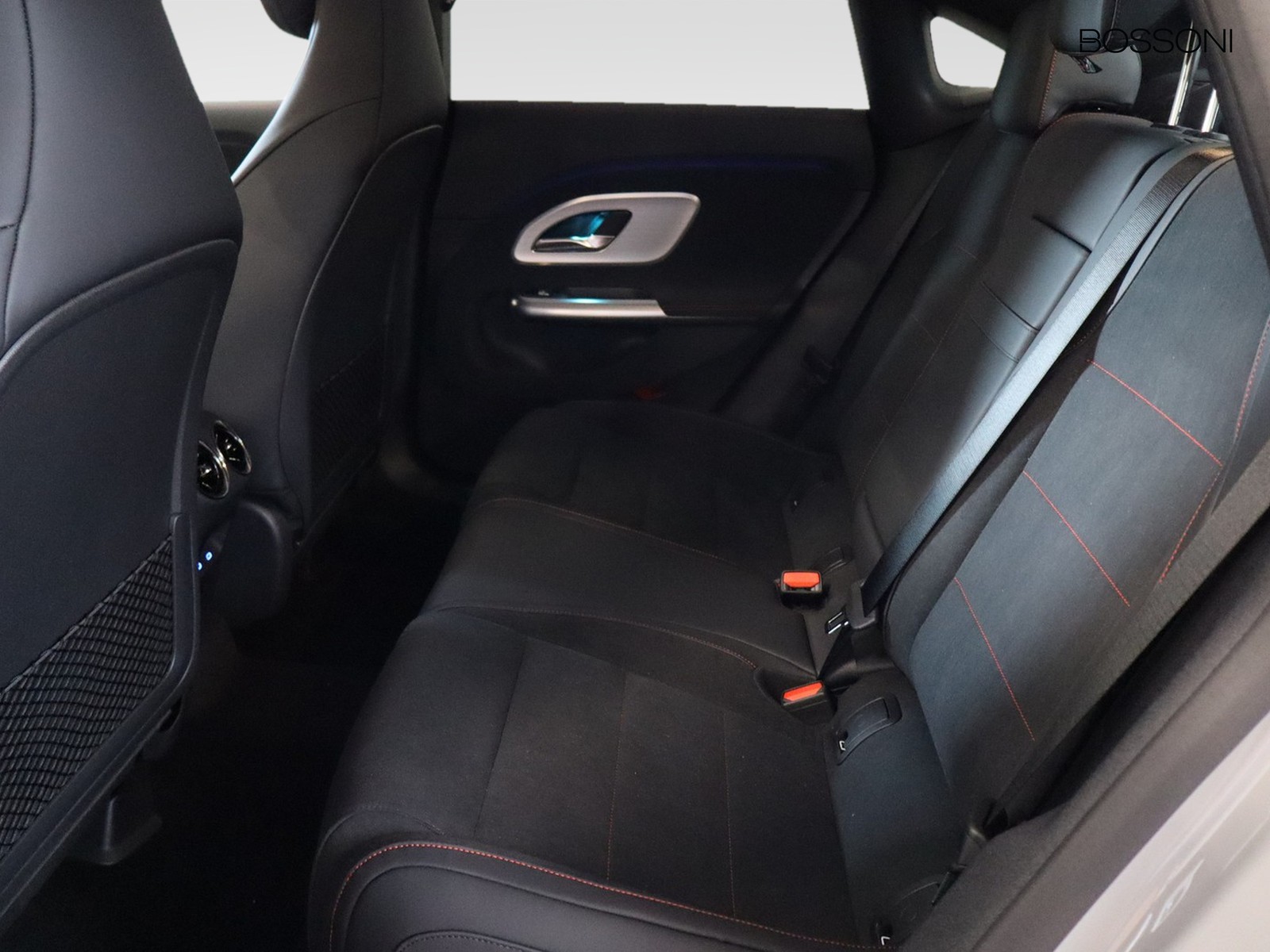 8 - Mercedes CLA 200 advanced plus 4matic auto