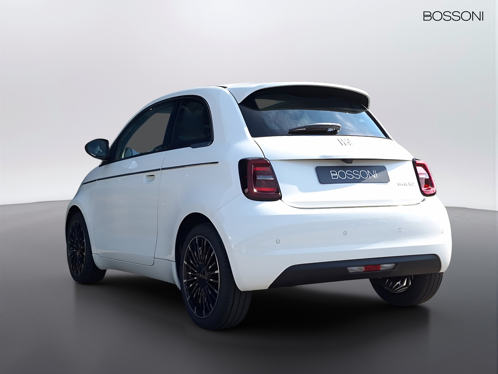 6 - Fiat 500 1.0 hybrid la prima
