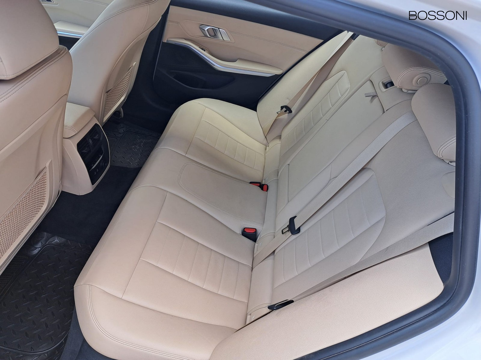 8 - BMW Serie 3 touring 320d luxury steptronic
