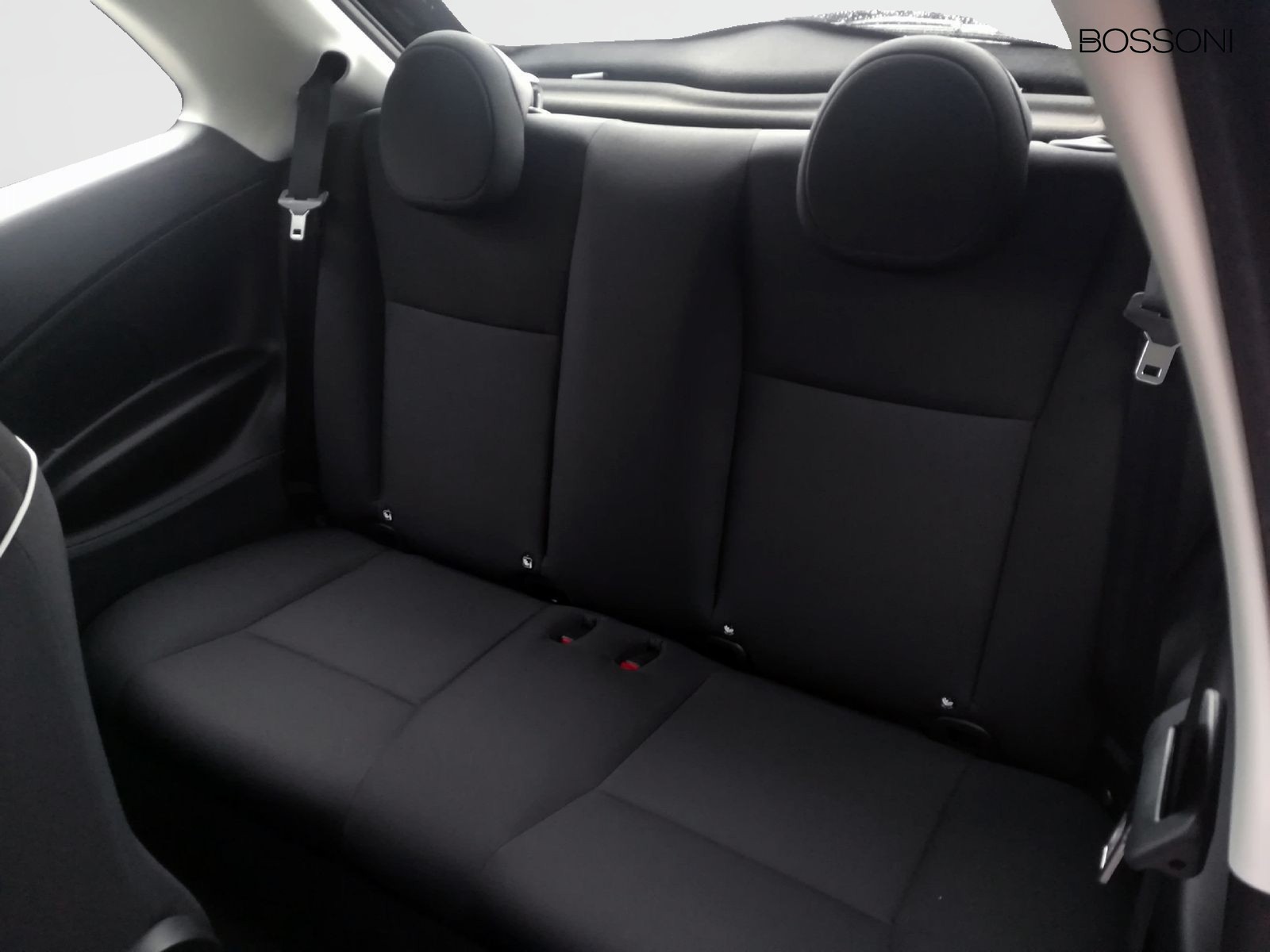 12 - Fiat 500 500e 42 kwh entry pack tech