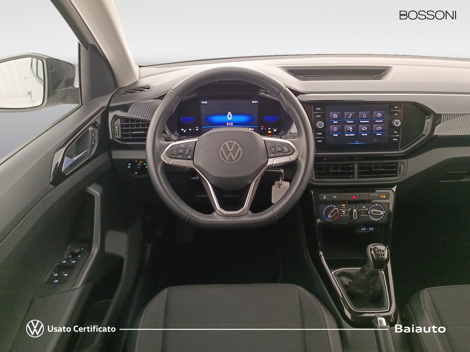 8 - Volkswagen T-Cross 1.0 tsi 95cv style