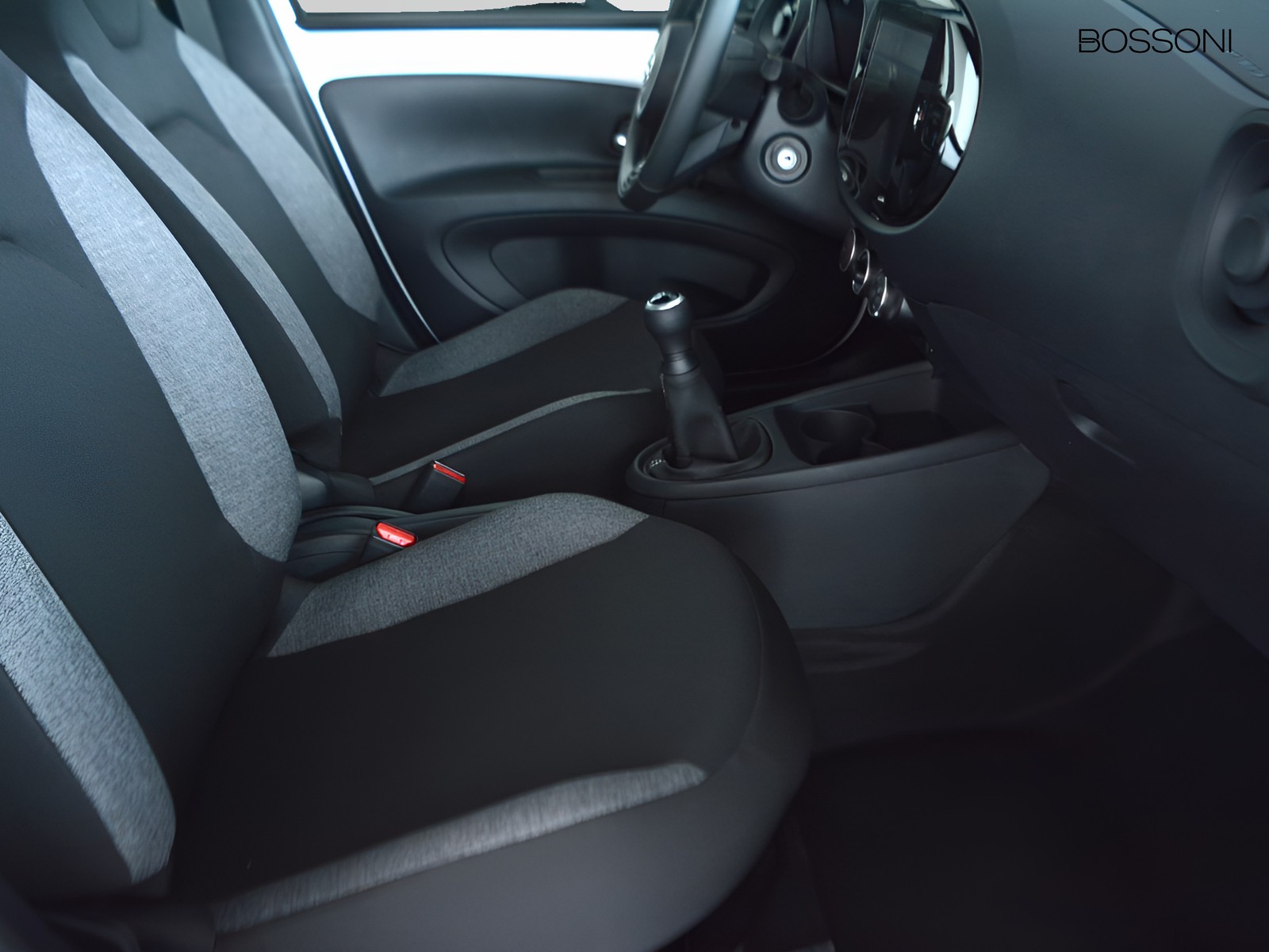 5 - Toyota Aygo x 1.0 72cv active