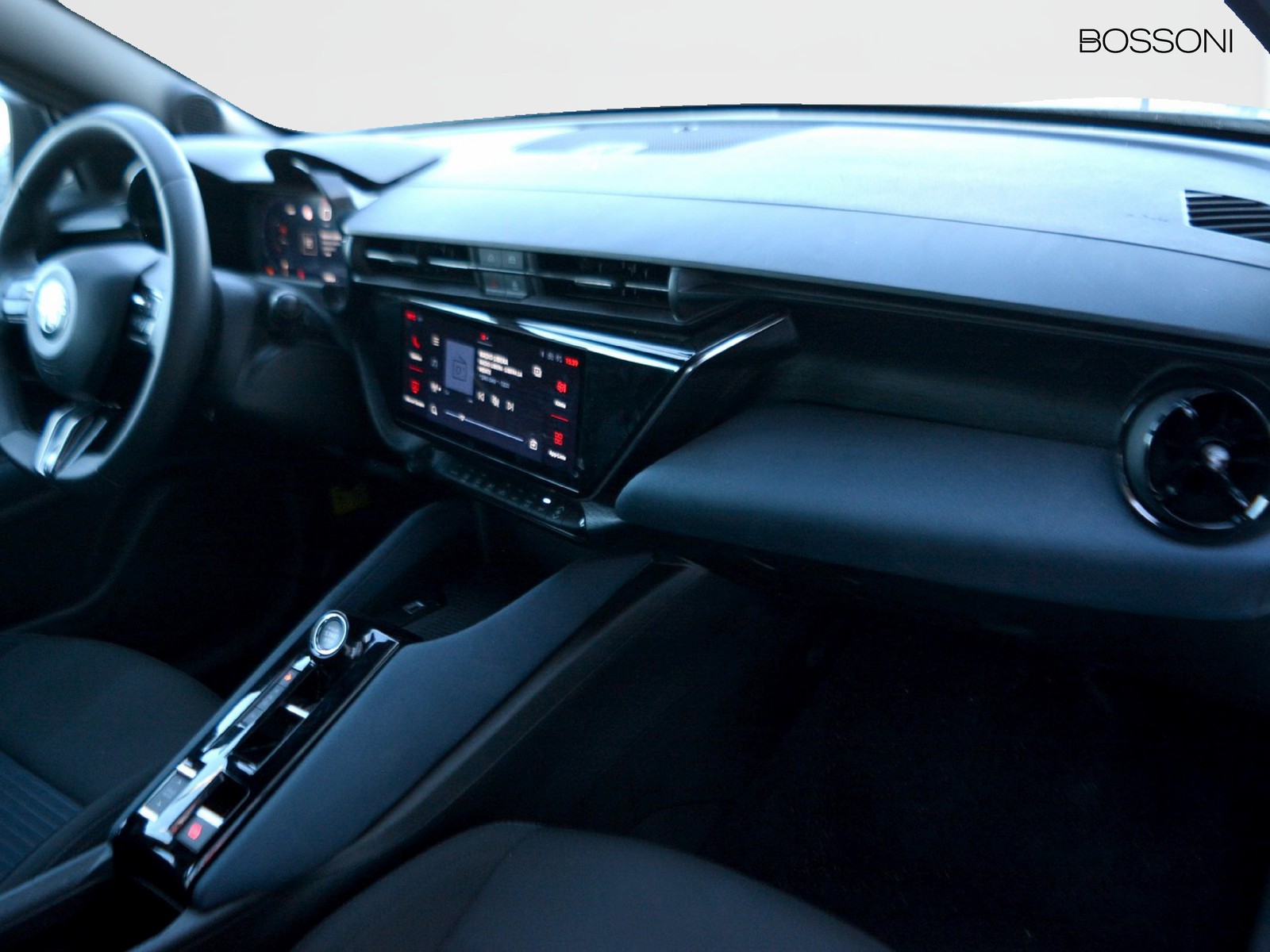 8 - Alfa Romeo Junior 1.2 hybrid 145cv ibrida edct6