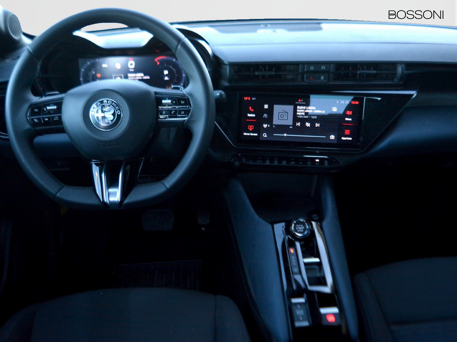 9 - Alfa Romeo Junior 1.2 hybrid 145cv ibrida edct6