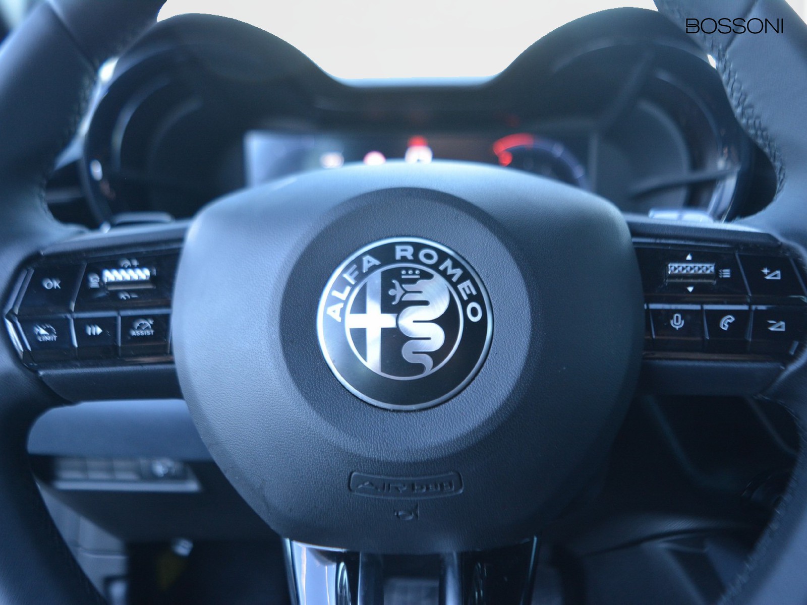16 - Alfa Romeo Junior 1.2 hybrid 145cv ibrida edct6
