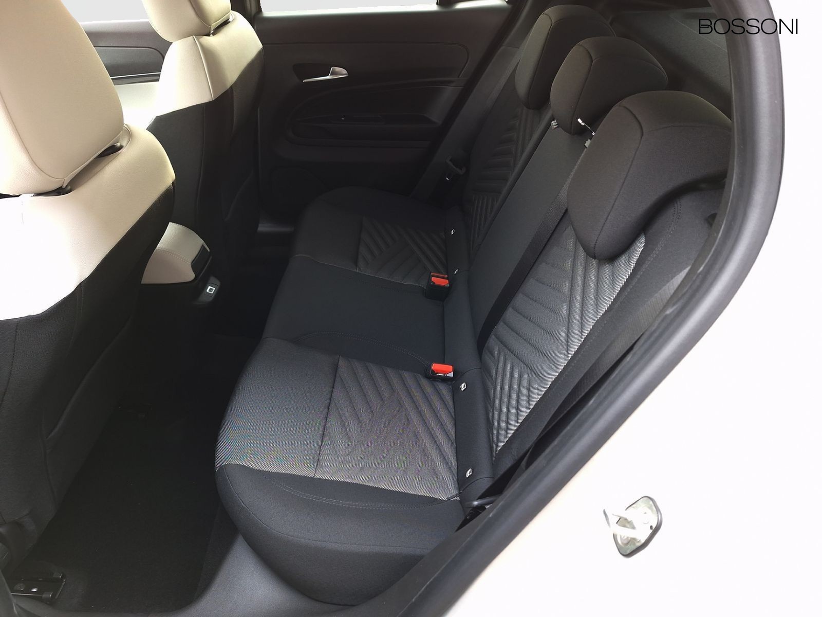 12 - Fiat 600 1.2 hybrid 110cv la prima edct