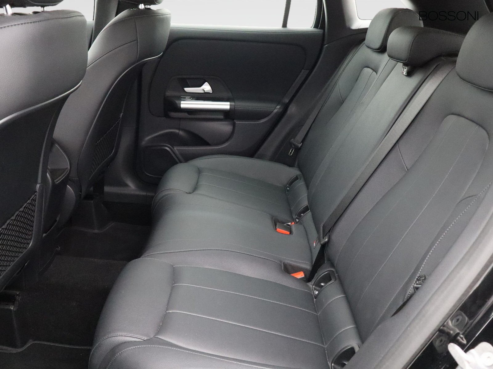 8 - Mercedes GLA 200 d progressive advanced plus 8g-dct