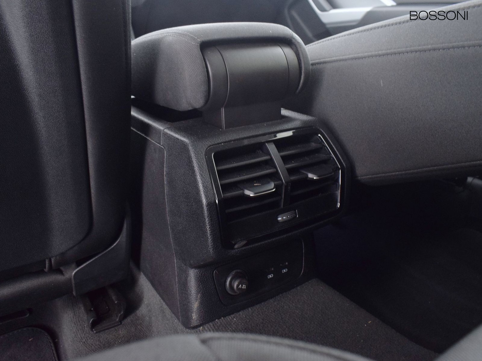 27 - Audi Q3 35 2.0 tdi business advanced s tronic
