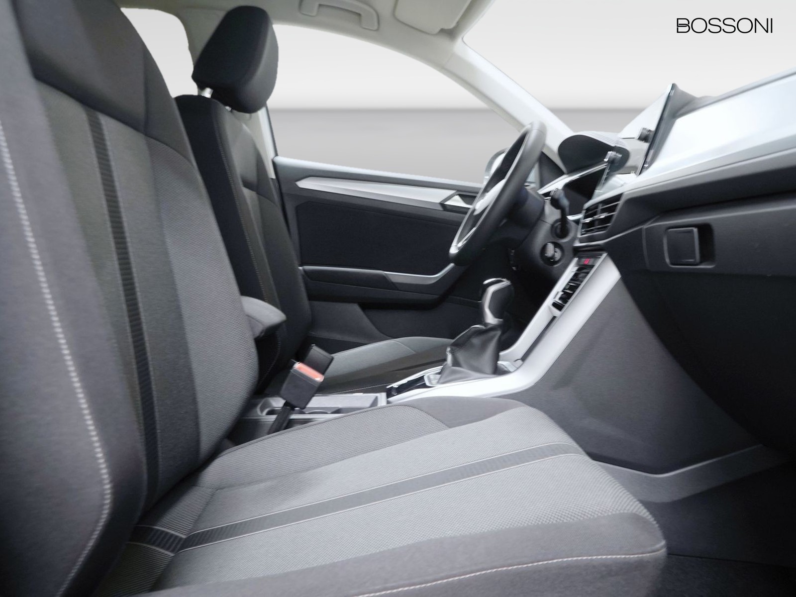 8 - Volkswagen T-Roc 2.0 tdi scr 115cv life
