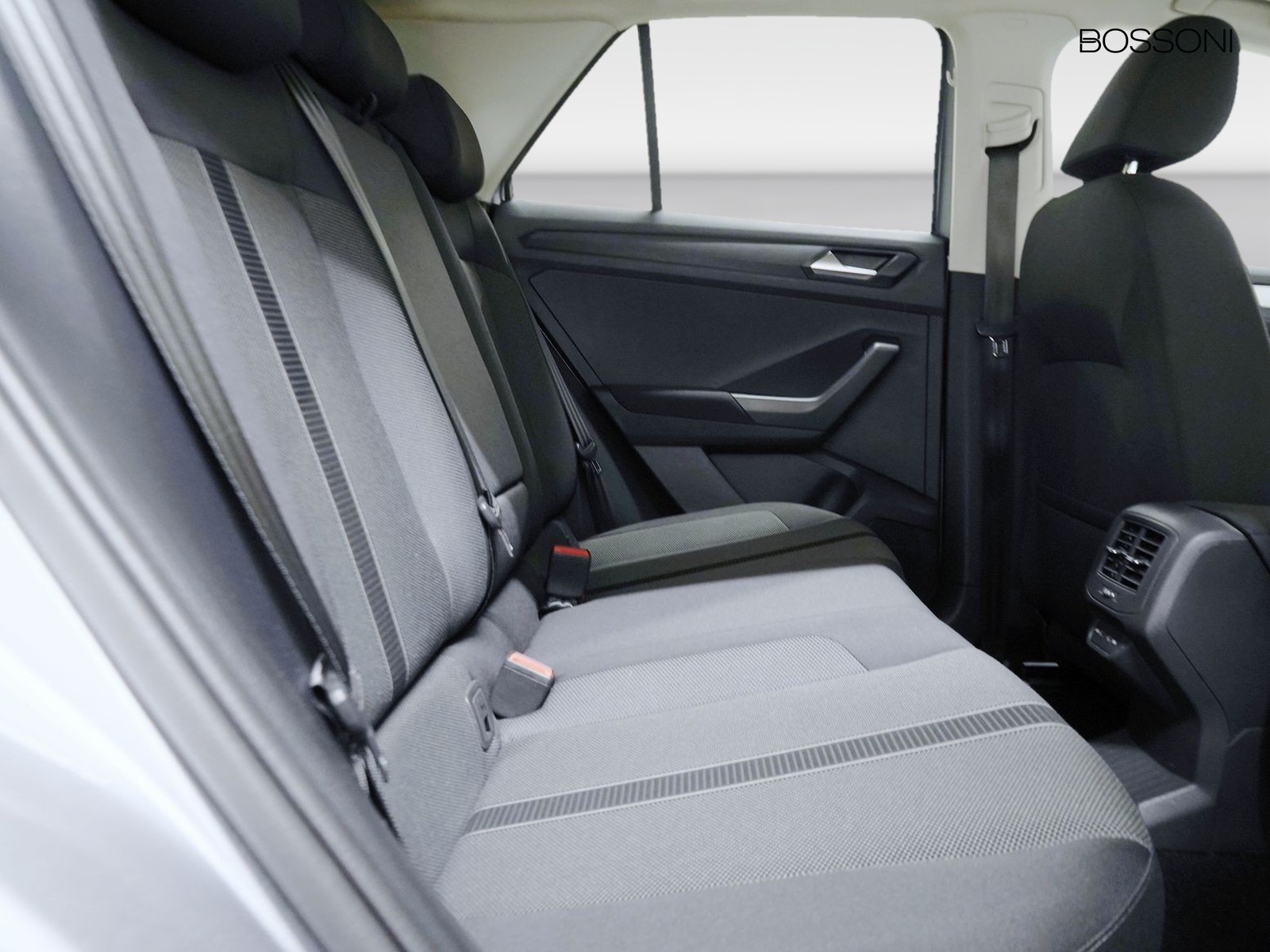 9 - Volkswagen T-Roc 2.0 tdi scr 115cv life