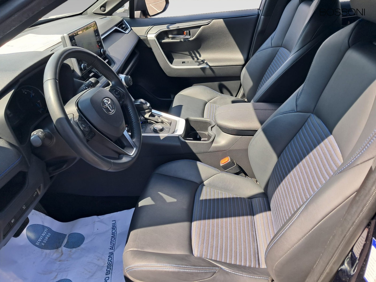 8 - Toyota Rav4 2.5 vvt-ie hybrid 222cv style awd-i e-cvt