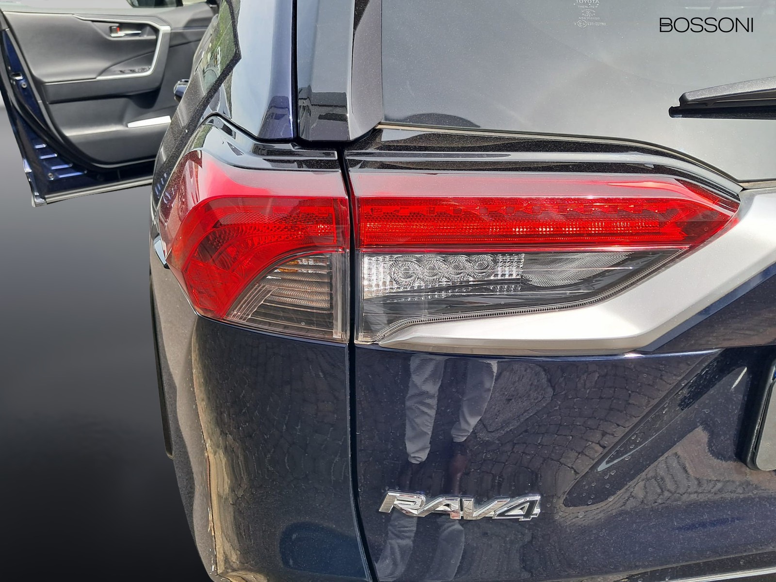 18 - Toyota Rav4 2.5 vvt-ie hybrid 222cv style awd-i e-cvt