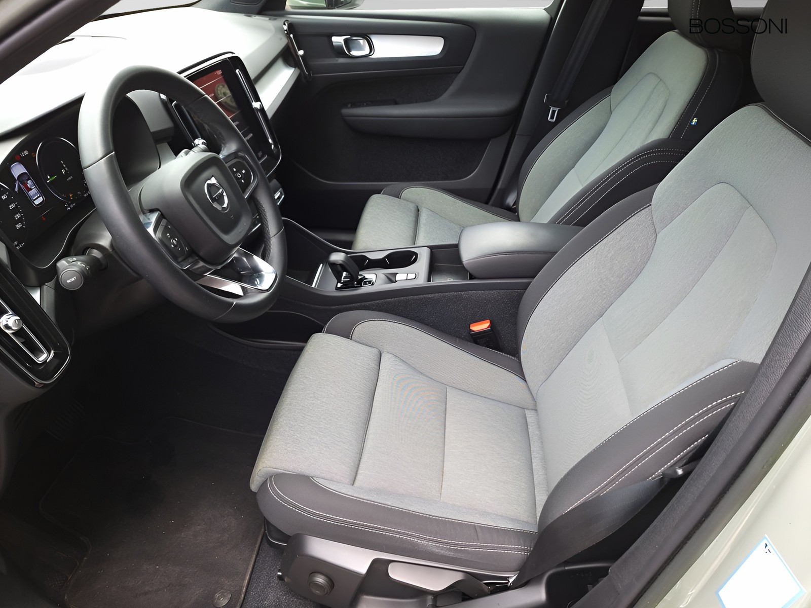 11 - Volvo XC40 1.5 t4 recharge plug-in-hybrid core automatico