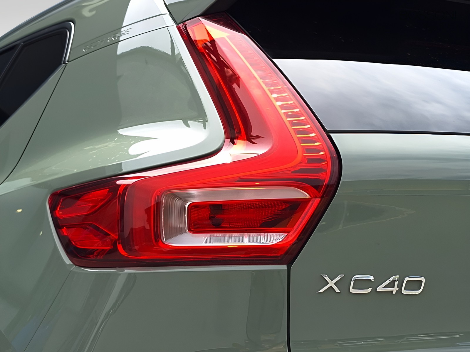 14 - Volvo XC40 1.5 t4 recharge plug-in-hybrid core automatico