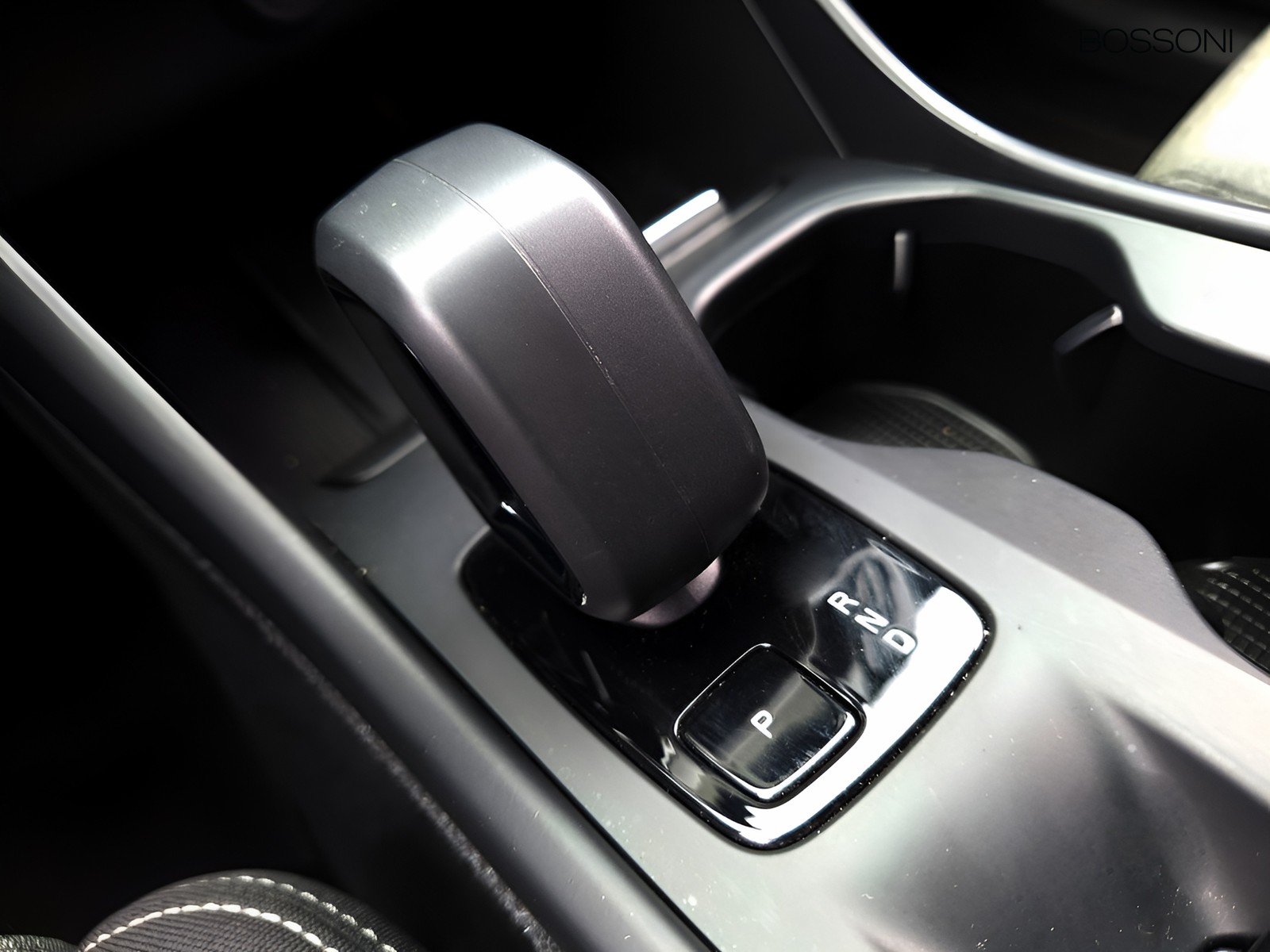 17 - Volvo XC40 1.5 t4 recharge plug-in-hybrid core automatico