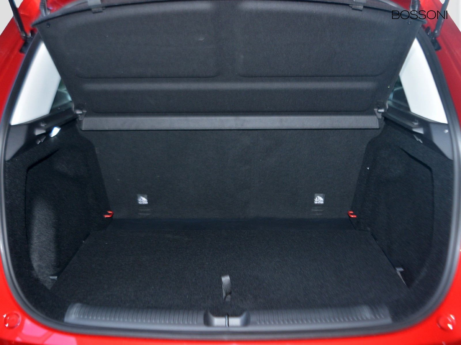 16 - Mg ZS 1.5 hybrid+ luxury auto