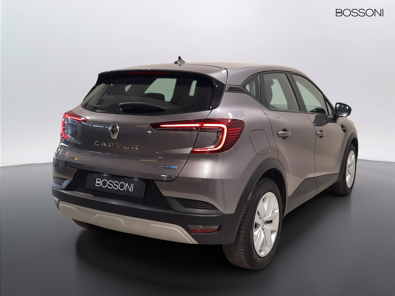 4 - Renault Captur 1.6 e-tech hybrid zen auto 145cv