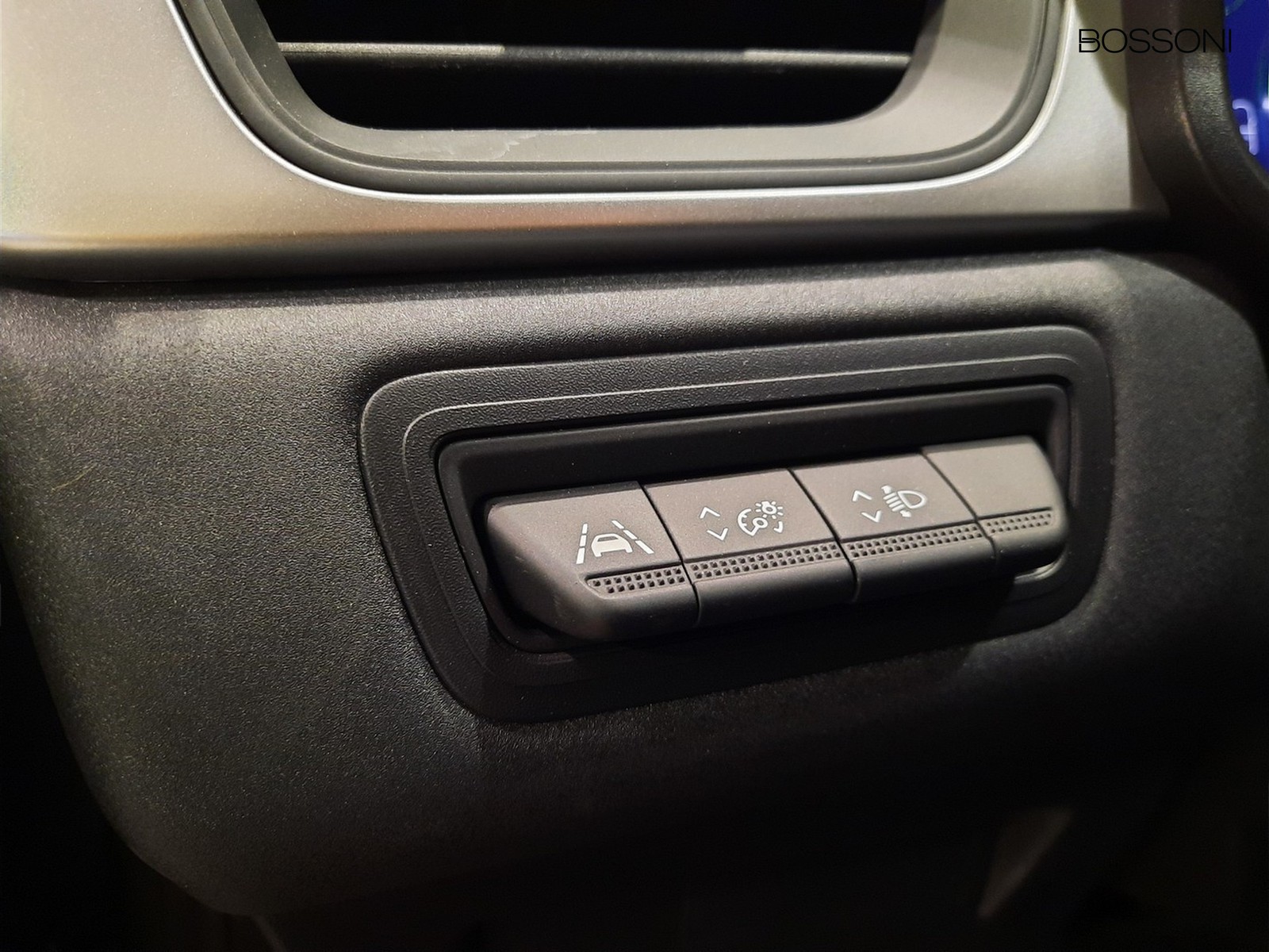 16 - Renault Captur 1.6 e-tech hybrid zen auto 145cv
