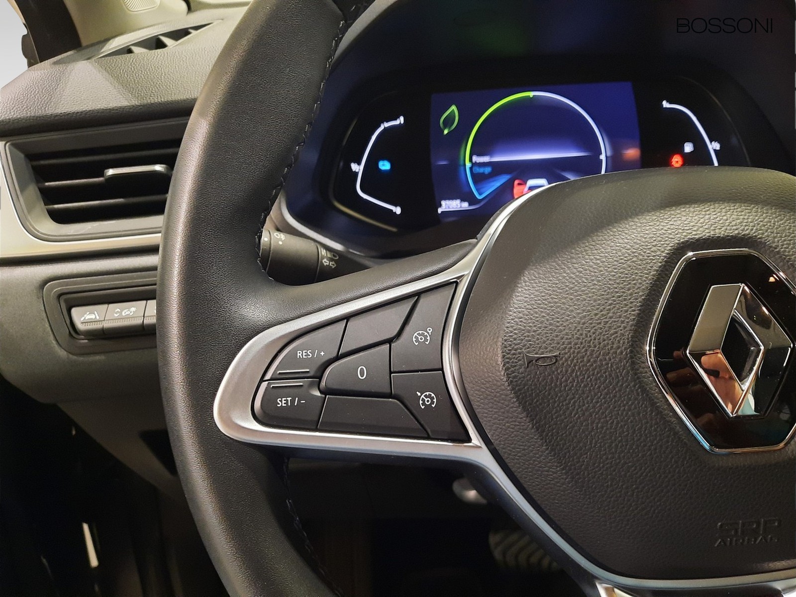 18 - Renault Captur 1.6 e-tech hybrid zen auto 145cv