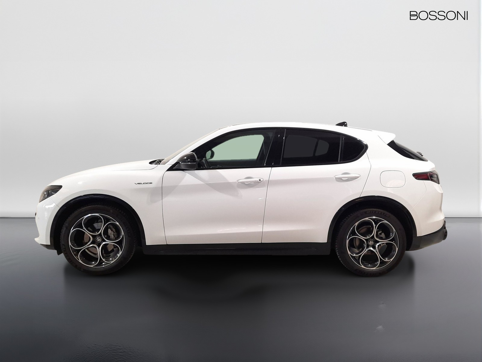 3 - Alfa Romeo Stelvio 2.2 turbo 210cv veloce q4 at8